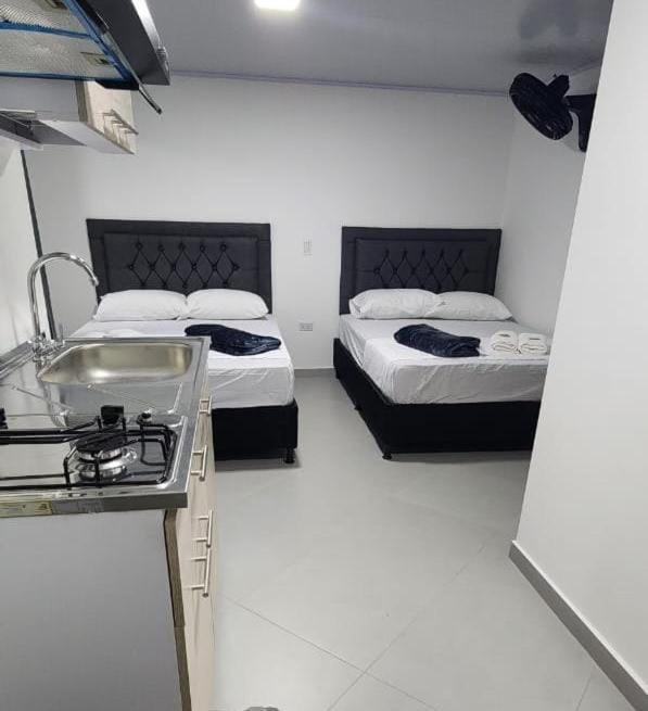 Hotel Medellin Calasanz Экстерьер фото
