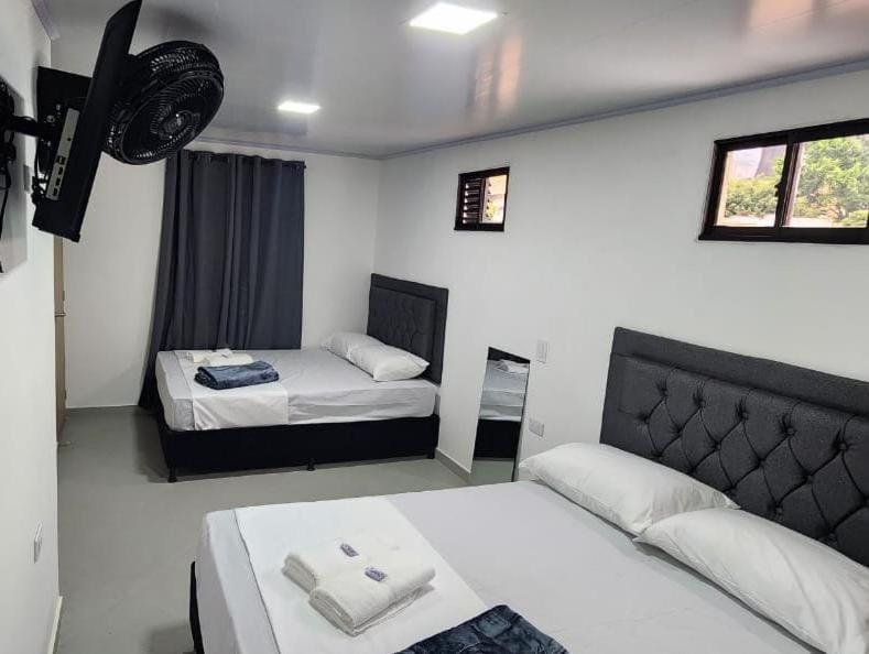Hotel Medellin Calasanz Экстерьер фото