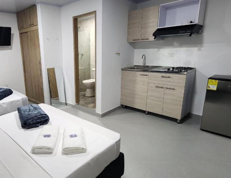 Hotel Medellin Calasanz Экстерьер фото