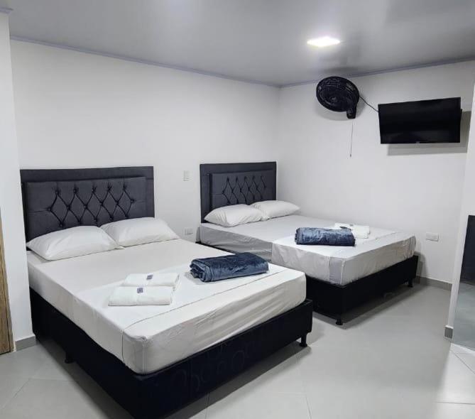 Hotel Medellin Calasanz Экстерьер фото