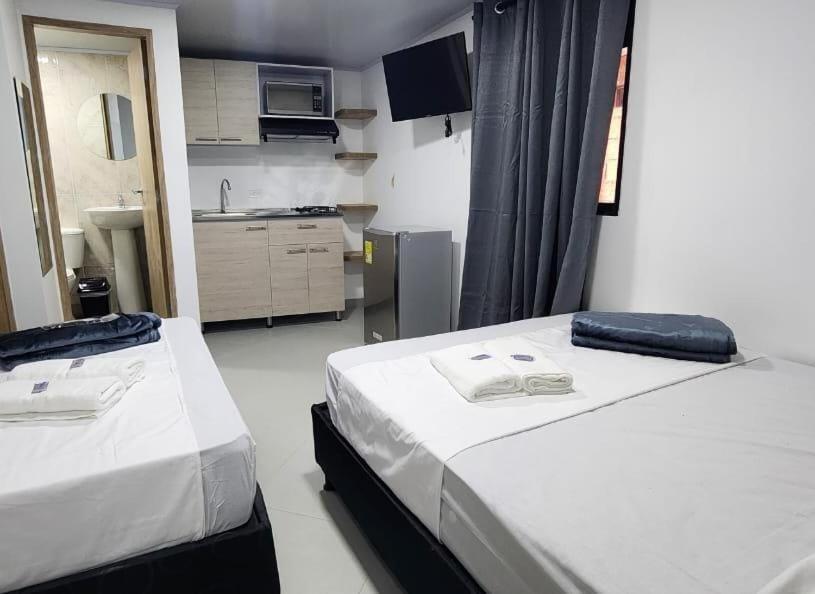 Hotel Medellin Calasanz Экстерьер фото