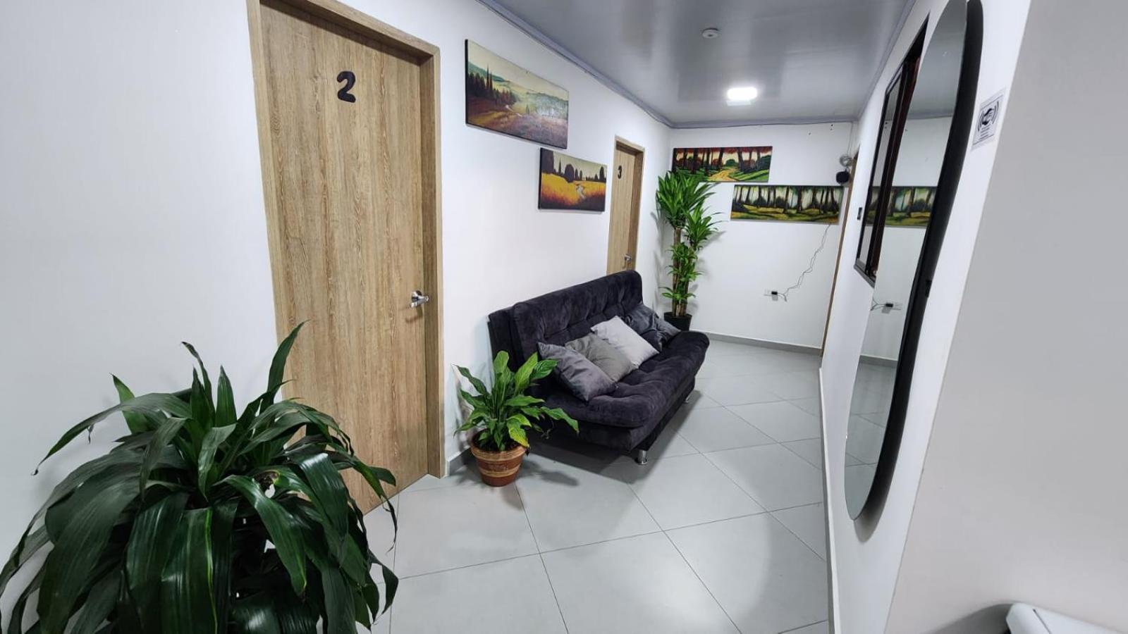 Hotel Medellin Calasanz Экстерьер фото