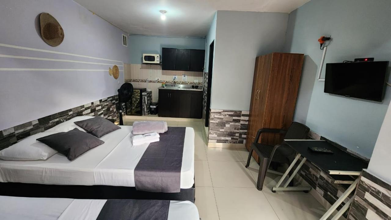 Hotel Medellin Calasanz Экстерьер фото