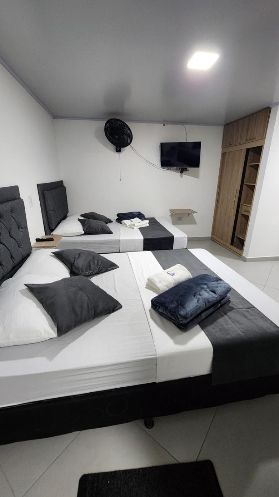 Hotel Medellin Calasanz Экстерьер фото