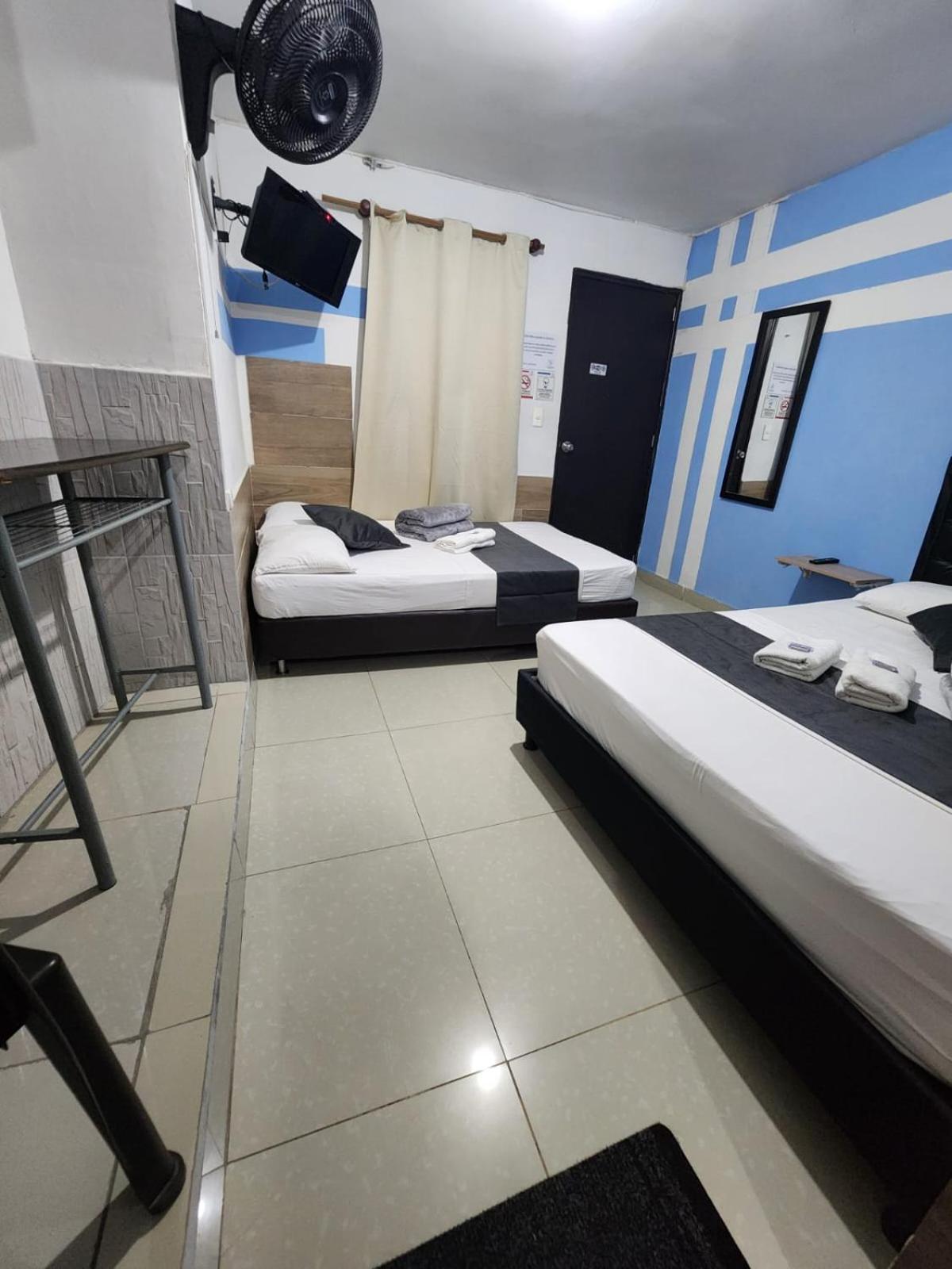 Hotel Medellin Calasanz Экстерьер фото