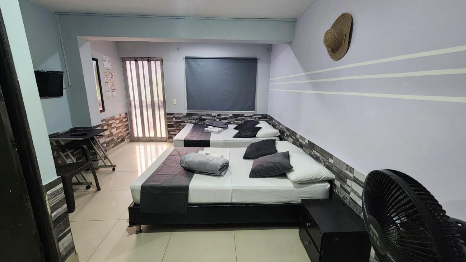 Hotel Medellin Calasanz Экстерьер фото