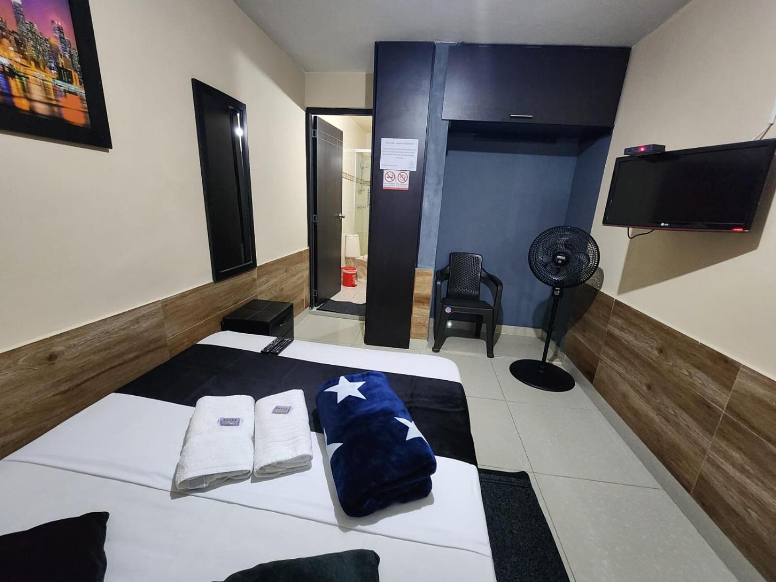 Hotel Medellin Calasanz Экстерьер фото