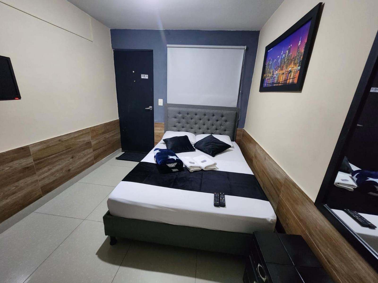 Hotel Medellin Calasanz Экстерьер фото