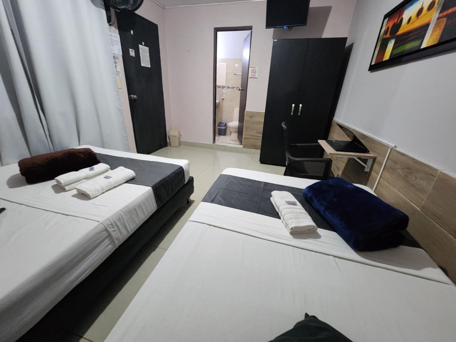 Hotel Medellin Calasanz Экстерьер фото