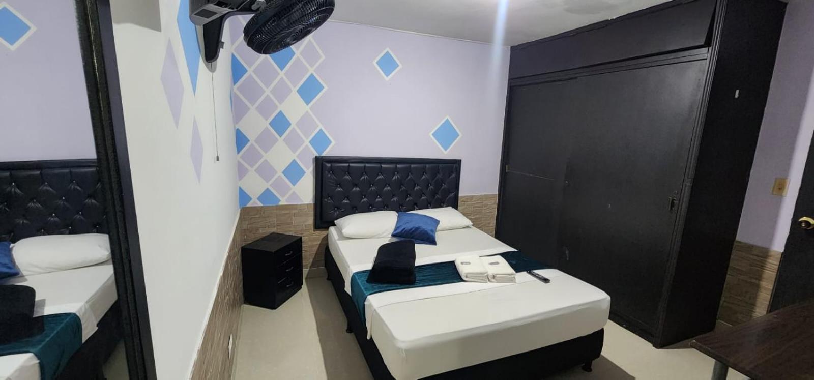 Hotel Medellin Calasanz Экстерьер фото