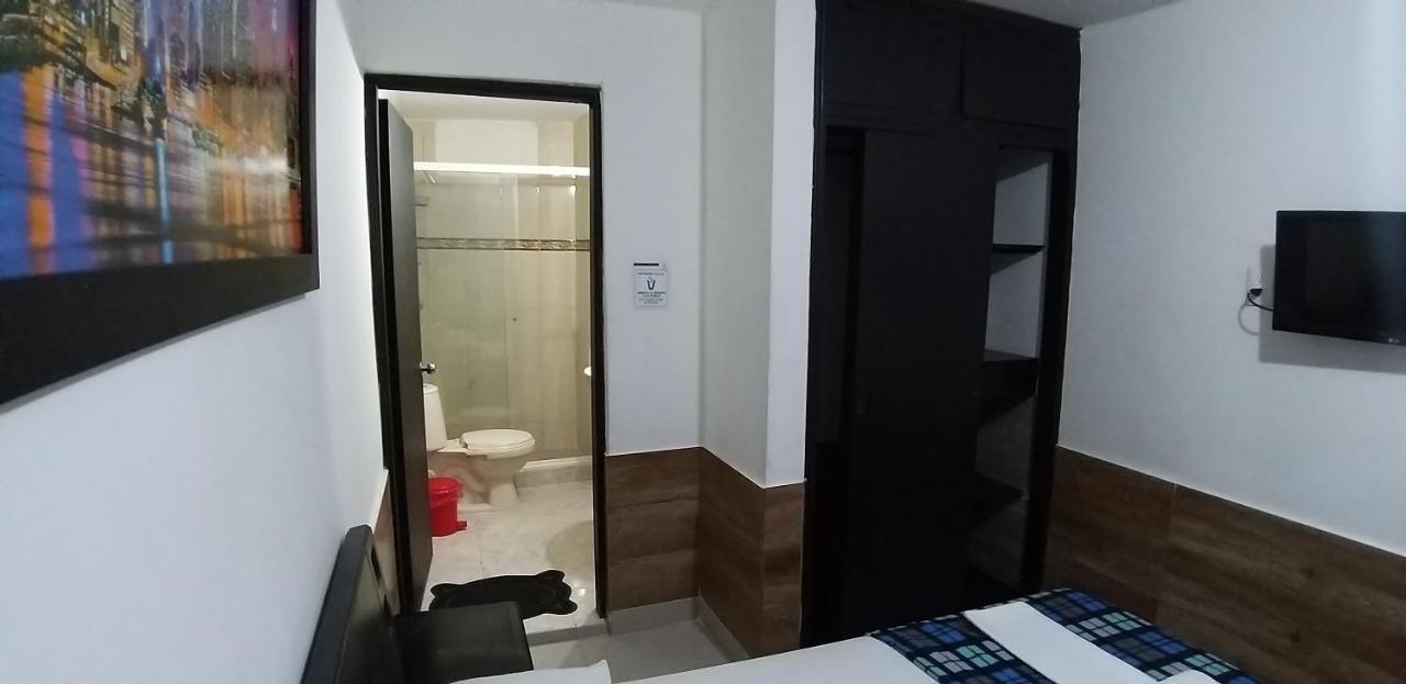 Hotel Medellin Calasanz Экстерьер фото