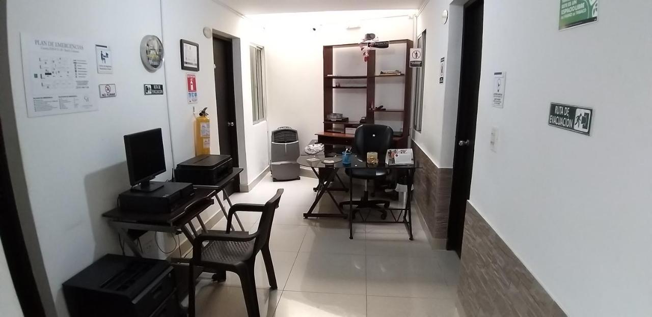 Hotel Medellin Calasanz Экстерьер фото