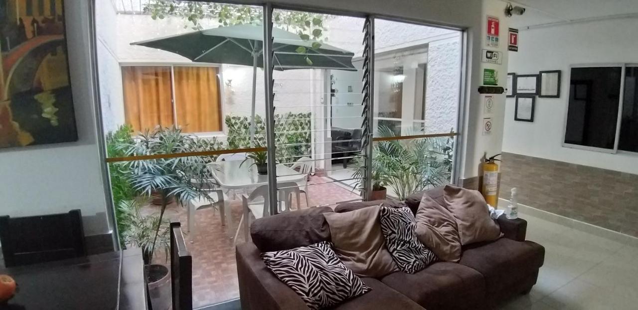 Hotel Medellin Calasanz Экстерьер фото